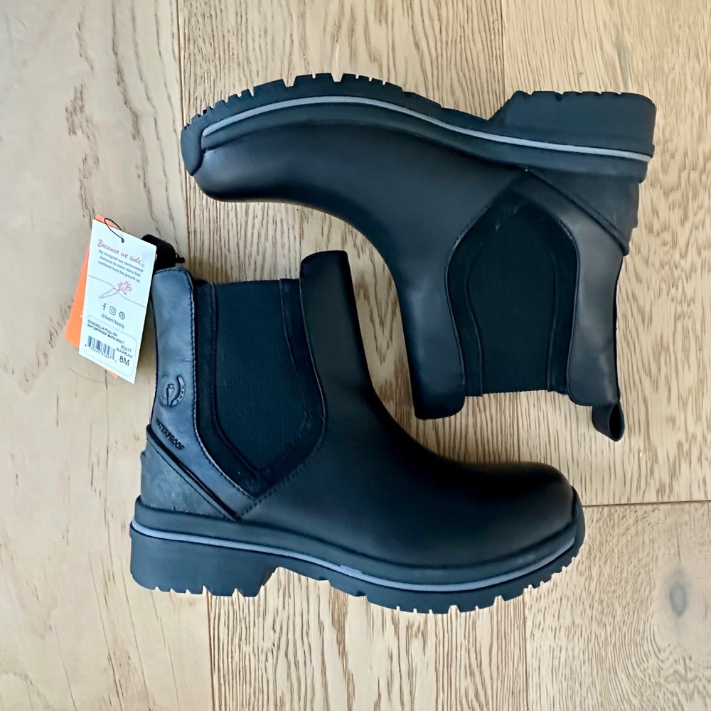 Kerrits Coachella Pull On Waterproof Barn Boot